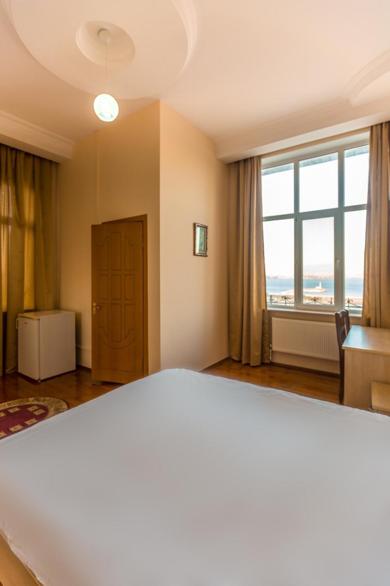Red Roof Seaview Hotel Баку Екстер'єр фото